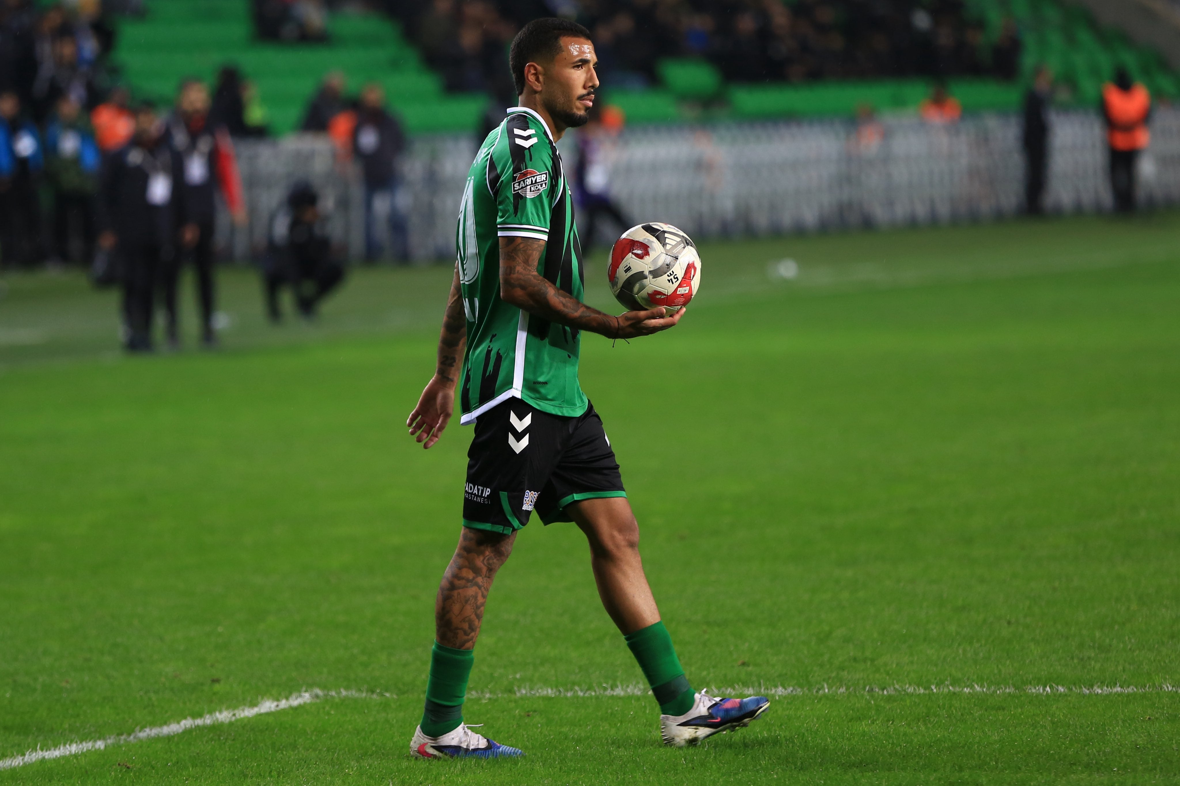 Sergio Peña tiene la misión de salvar del descenso a Sakaryaspor en Turquía. (Foto: Sakaryaspor)