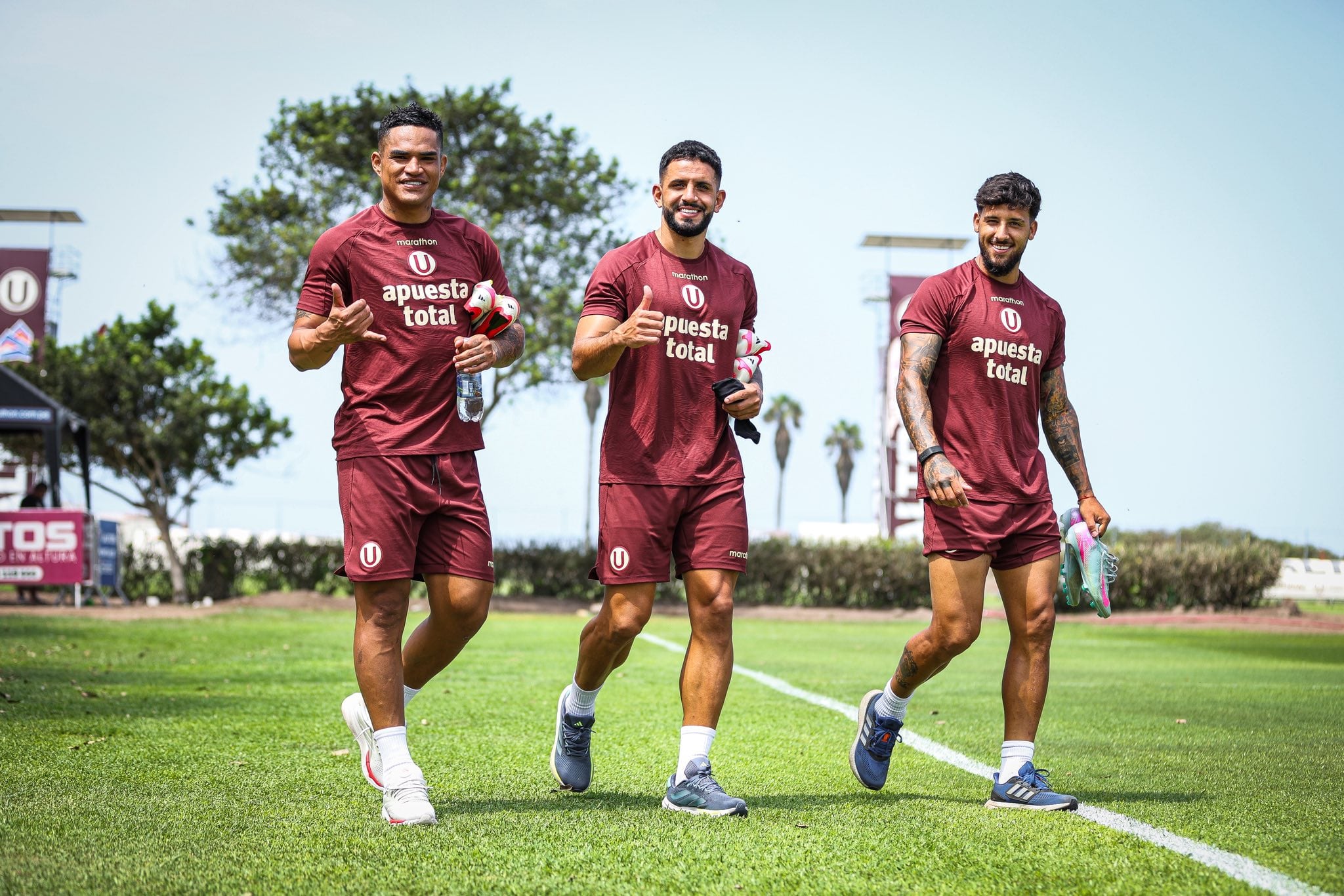 Fara junto a Santamaría y Di Benedetto en Campo Mar. (Foto: Universitario)