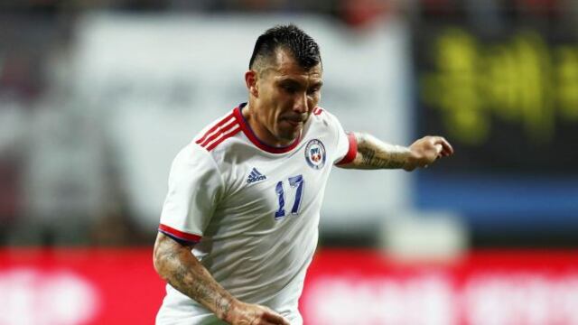 El ‘Pitbull’ en problemas: Gary Medel fue demandado tras polémica en concierto de Karol G