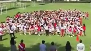 Emocionante: escolares sorprendieron al alentar a la Selección Peruana