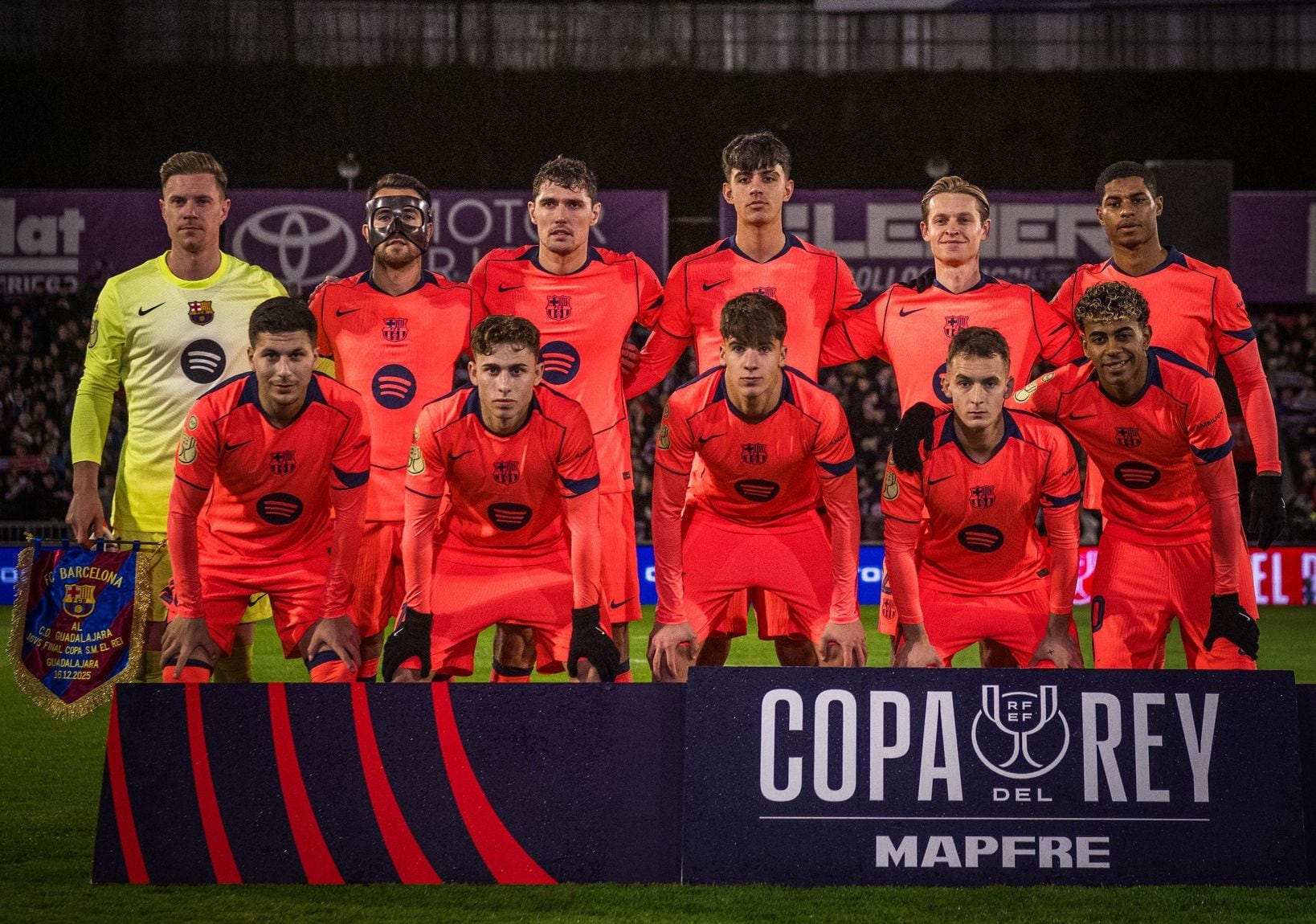 Barcelona se impuso 2-0 sobre Guadalajara y avanzó a los octavos de final de la Copa del Rey.