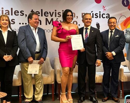 También recibió reconocimientos por su trayectoria (Foto: Kimberly La Más Preciosa / Instagram)