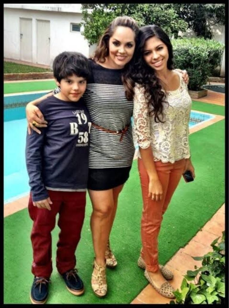 Tatiana junto a sus dos hijos hace varios años atrás (Foto: Nueva Mujer)