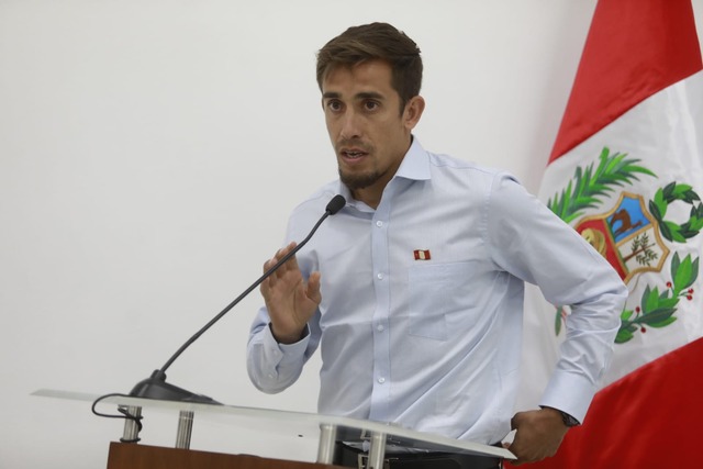 Martín Pérez Guedes juramentó como peruano. (Foto: Julio Reaño / GEC)