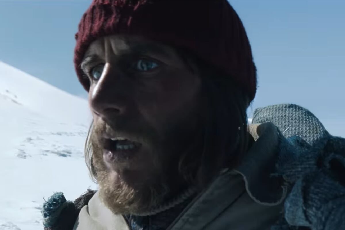 Agustín Pardella interpreta a Nando Parrado en "La sociedad de la nieve" (Foto: Netflix)