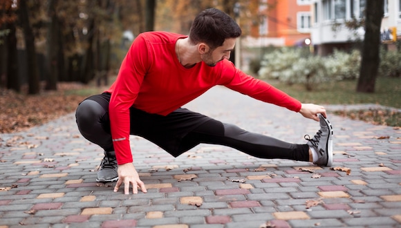 Una serie de ejercicios suaves que aumentan la temperatura corporal y preparan los músculos. (Foto: Difusión)