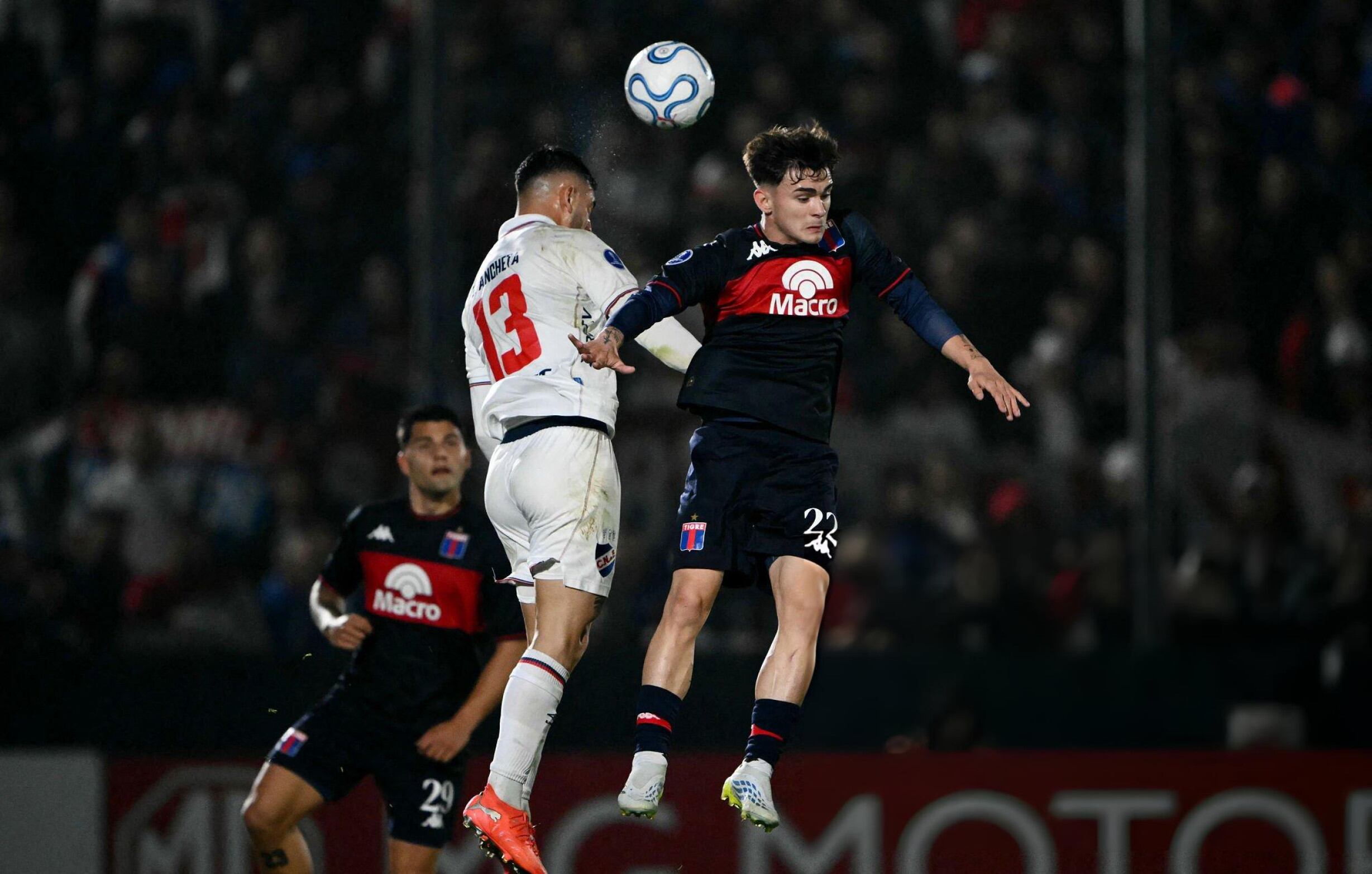 Tigre se enfrentó a Nacional por la vuelta de Copa Sudamericana. (Foto: Getty Images)