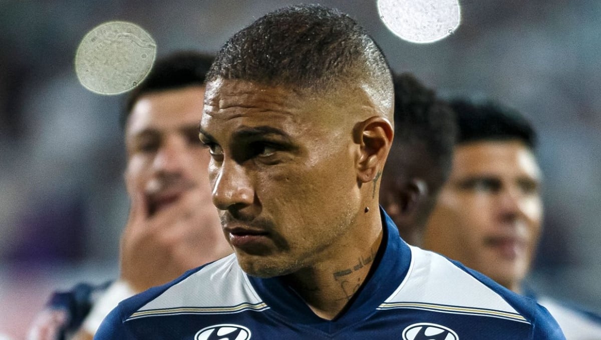 Paolo Guerrero podría llegar con lo justo al partido ante Sporting Cristal. (Foto: Getty Images)