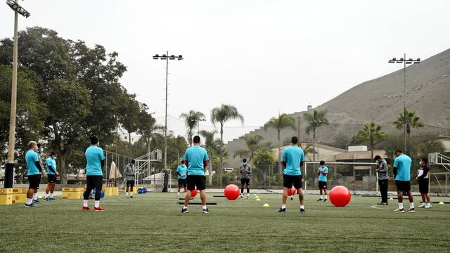 Universitario pasó a la fase 2 de los entrenamientos por grupos de 15 jugadores