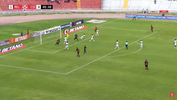 Melgar de Marco Valencia ataca con cinco o seis jugadores. (Foto: Liga 1 MAX)