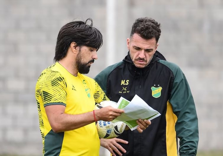 Luego de quedar fuera en la fase regular de la Liga Profesional Argentina, el entrenador argentino decidió culminar su vínculo con el ’Halcón’. (Foto: Defensa y Justicia)