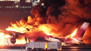 En tiempo récord: Japón evacúa a 367 pasajeros de avión en llamas en tan solo 90 segundos