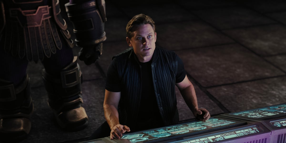 Billy Magnussen como Rey “The King” Kingston en la película “Miniespías: Armagedón” (Foto: Netflix)