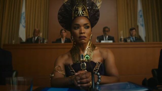 “Black Panther: Wakanda Forever” comparte nuevas imágenes de la reina Ramonda frente a las Naciones Unidas