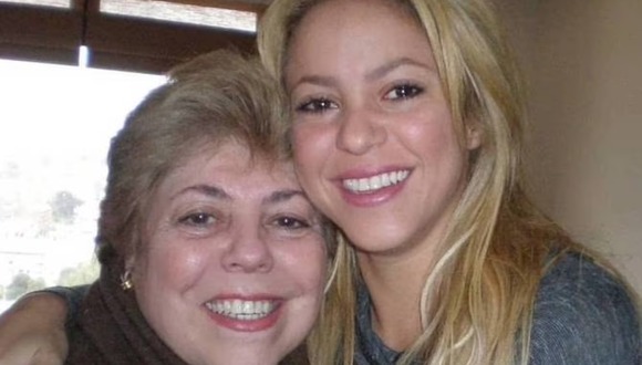 La cantante colombiana al lado de su progenitora (Foto: Shakira / Instagram)