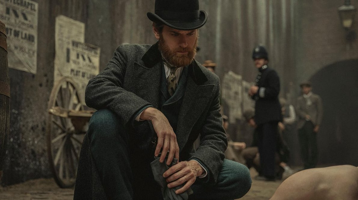 Kyle Soller interpreta a Alfred Hillinghead en "Cadáveres" (Foto: Netflix)