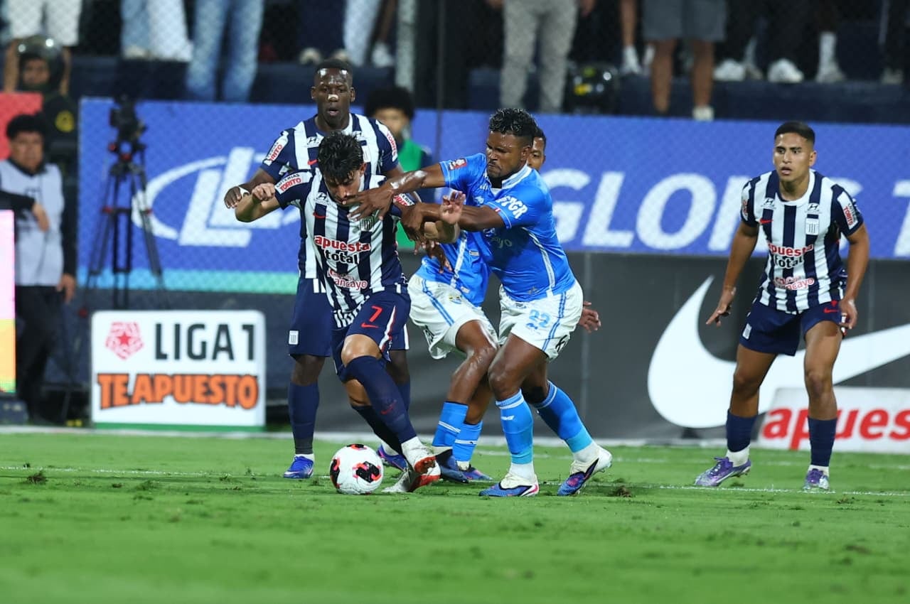 Alianza Lima venció por 2-0 a ADT con goles de Marco Huamán y Eryc Castillo. (Foto: GEC)