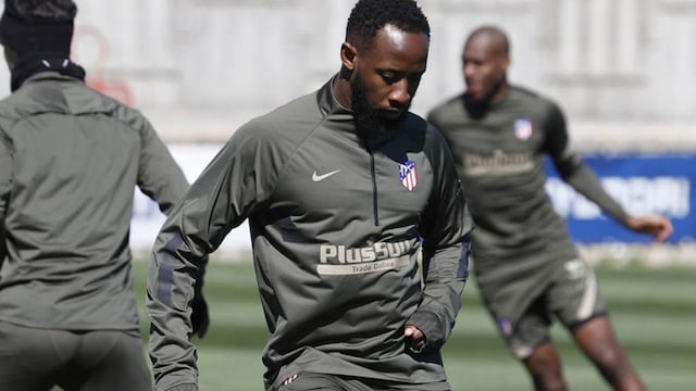 “Más miedo que daño”: Dembélé volvió a las prácticas del Atlético tras el desmayo