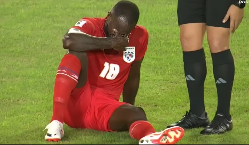 Cecilio Waterman salió lesionado en partido con Panamá. (Foto: X).