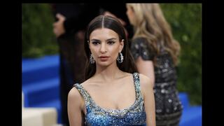 Emily Ratajkowski protagoniza un video que ha dejado a muchos boquiabiertos