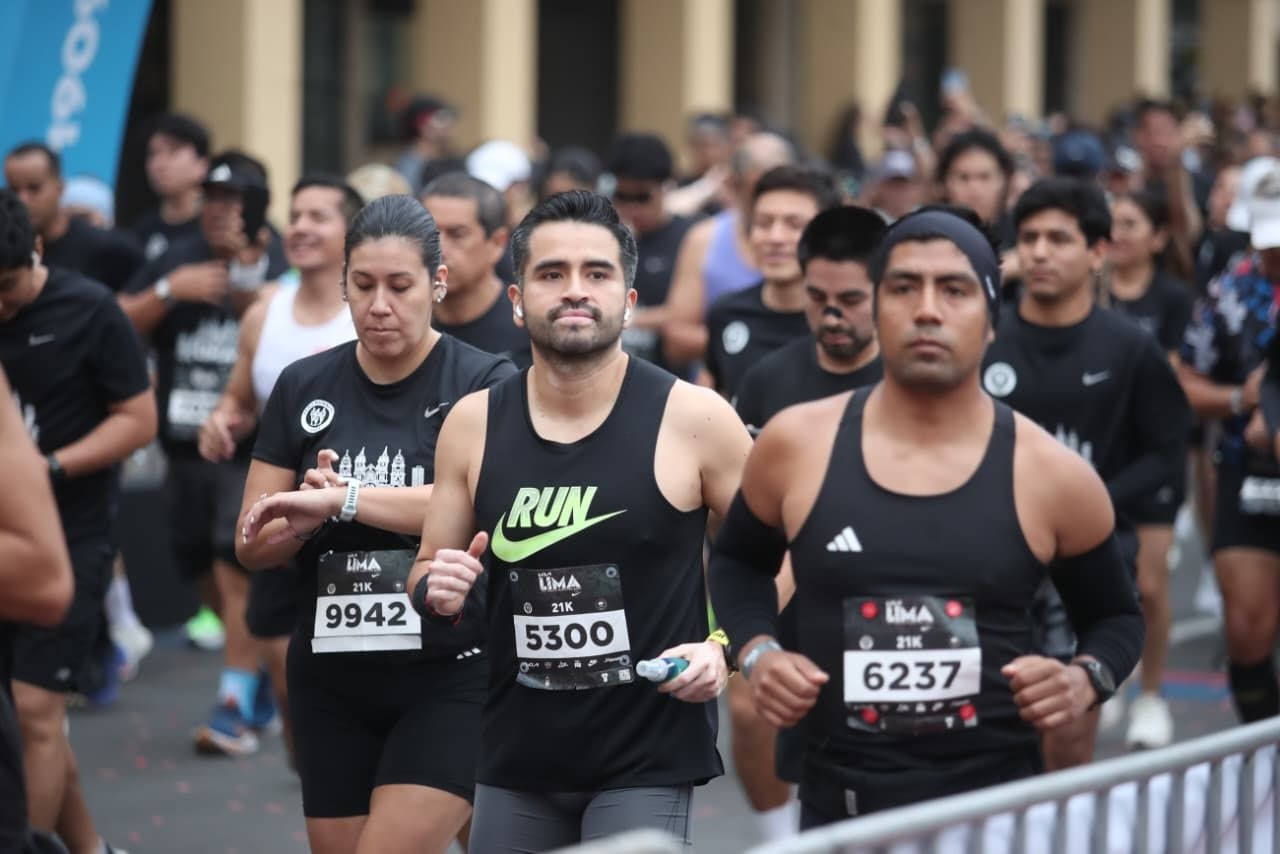 La distancia de 21K incluyó parte del centro histórico, el paseo de los Héroes Navales y el Estadio Nacional. (Foto: GEC)