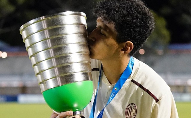 Paolo Doneda tiene 18 años y juega en AC Milan. (Foto: AC Milan)