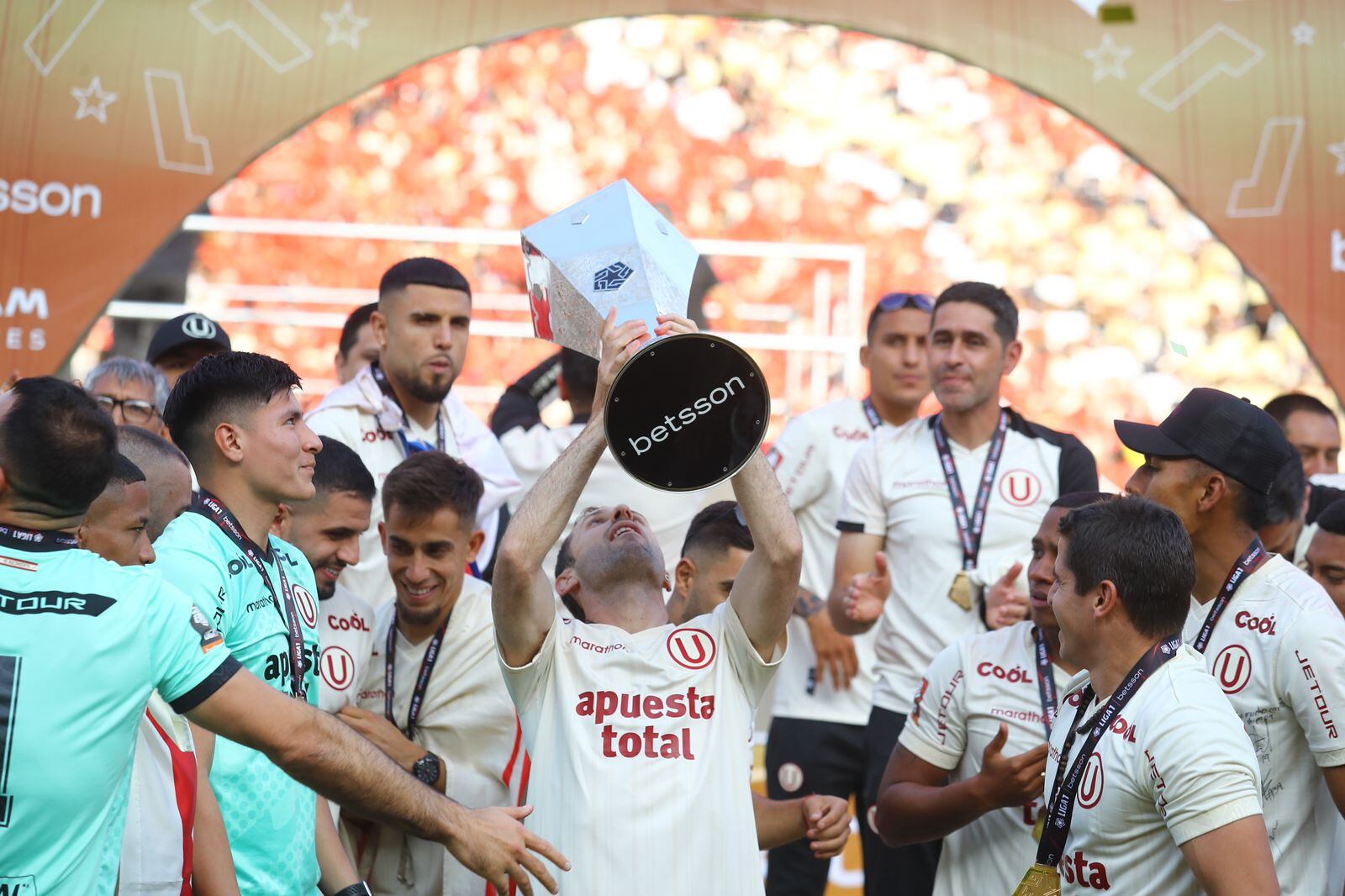 La premiación de Universitario por la obtención de su campeonato 27 en el Monumental. (Fotos: Leonardo Fernández / @photo.gec)
