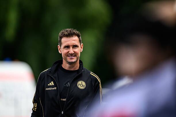 Miroslav Klose dirige al FC Núremberg de Fabio Gruber desde julio del año pasado. (Foto: Getty Images)