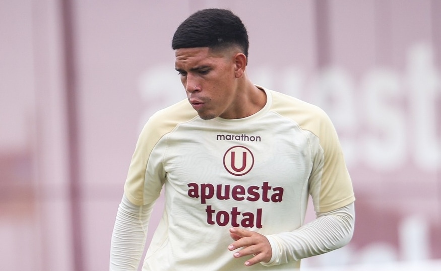 Yuriel Celi todavía no ha debutado en la temporada 2026. (Foto: @Universitario)