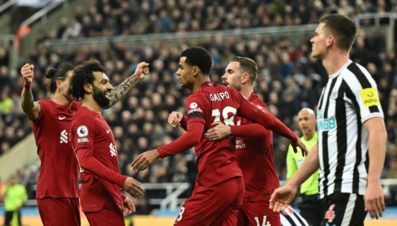 Liverpool y Newcastle se enfrentan este domingo por Premier League | Foto: Agencias
