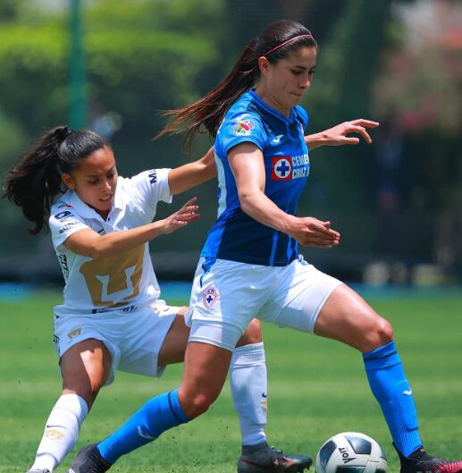 Aún preserva el gusto por el fútbol (Foto: Alondra González / Instagram)