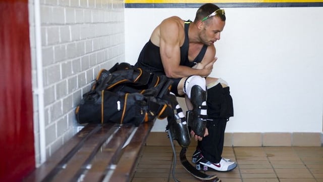 Lo pasa mal: Oscar Pistorius resultó herido tras pelea con prisionero por uso de un teléfono