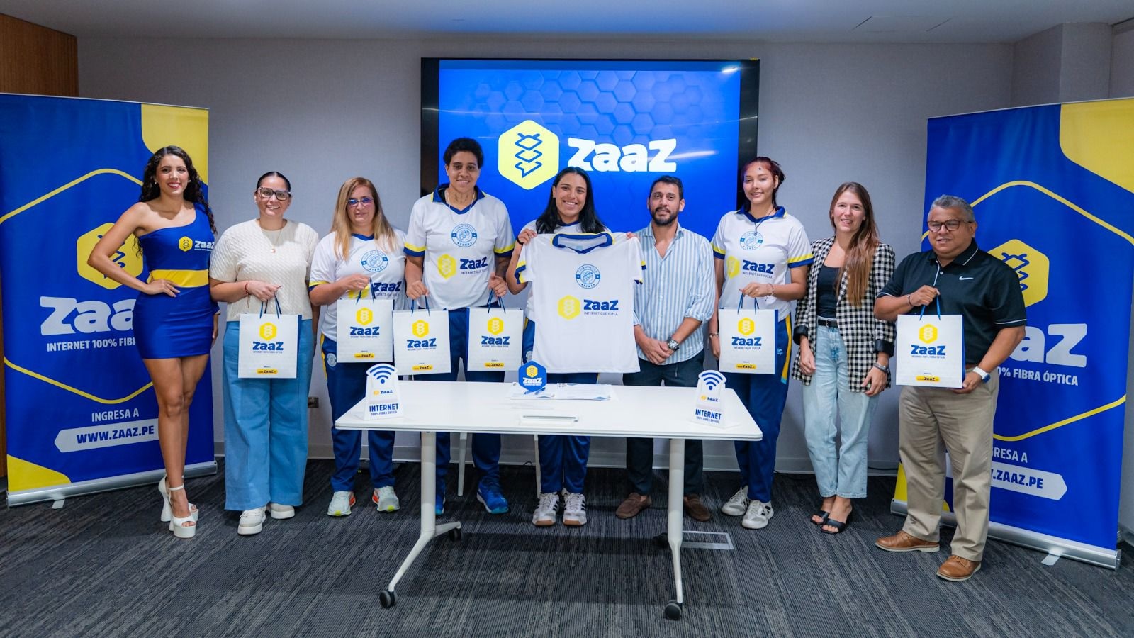 ZAAZ y el Club Atlético Atenea firman alianza estratégica para impulsar el talento del vóley peruano. (Foto: Difusión)
