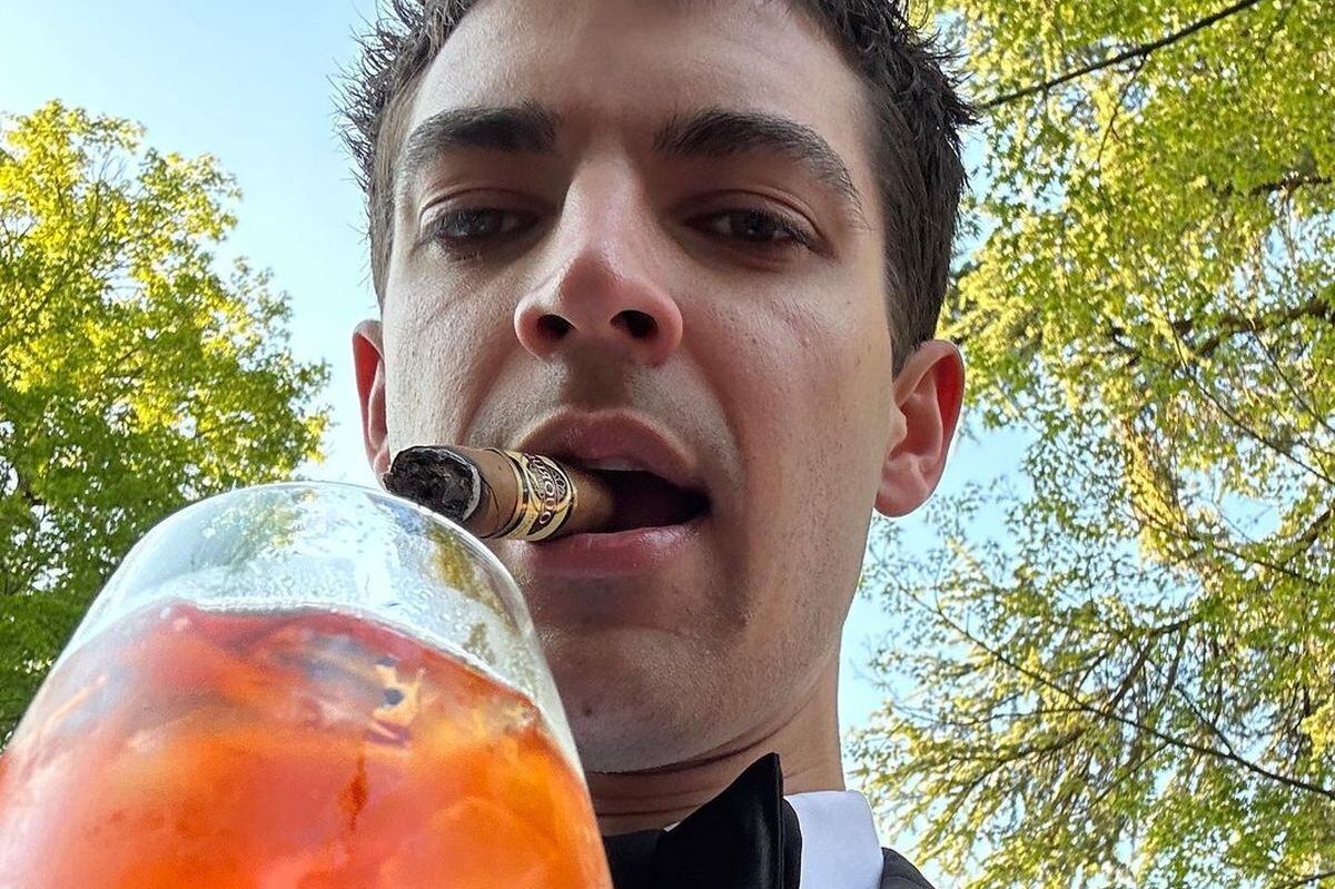 El productor musical también fue señalado como parte del historial amoroso de Olivia Rodrigo (Foto: Adam Faze / Instagram)