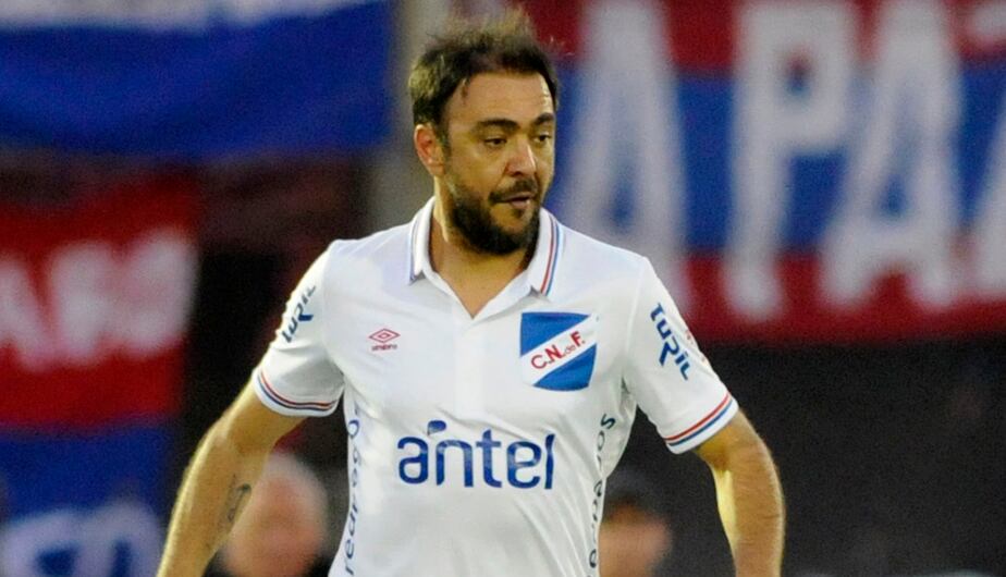 Álvaro Recoba fue jugador de Nacional antes de tomar el banquillo del 'Bolso'. (Foto: Getty Images)