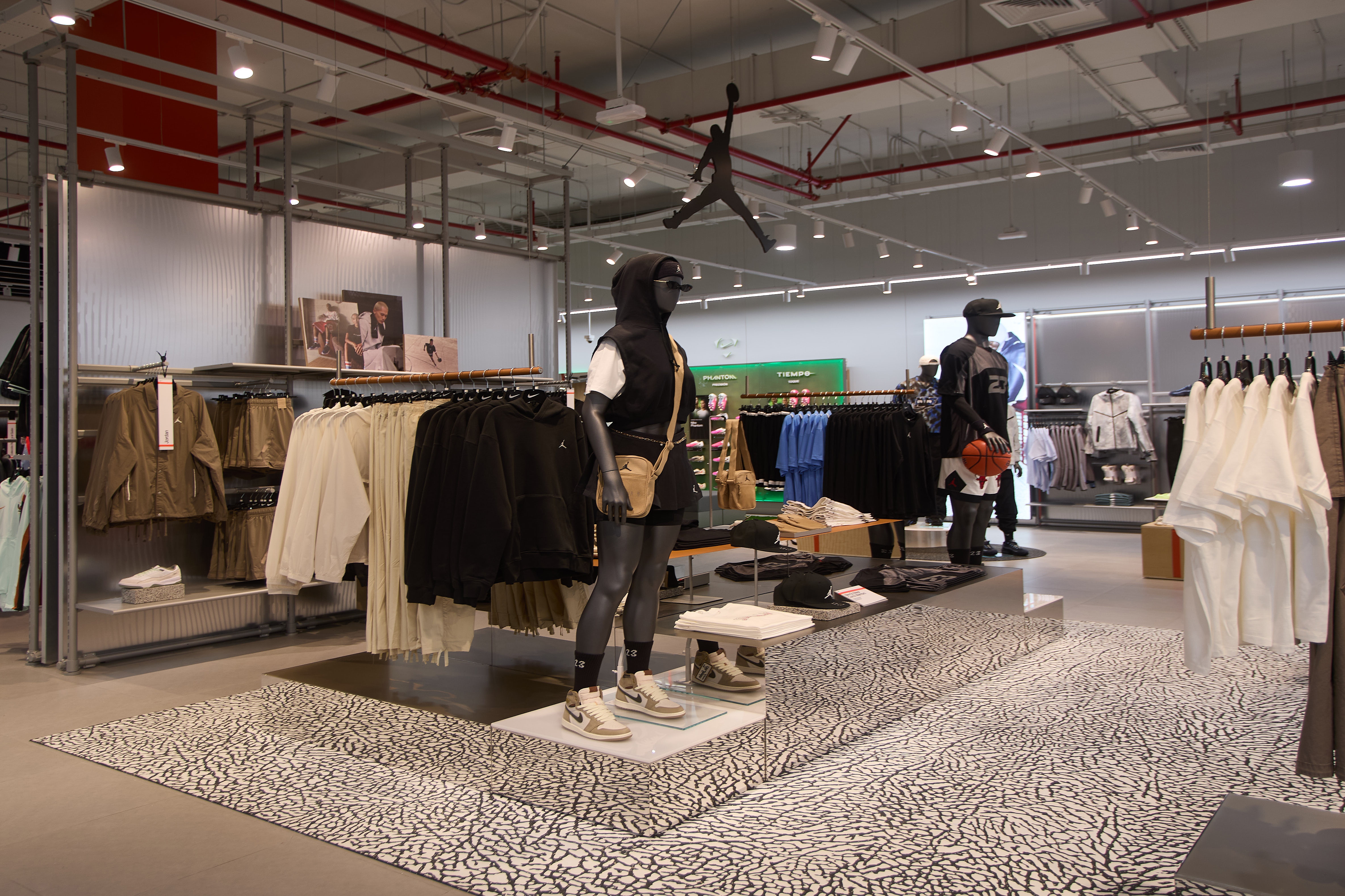 Nike reabre sus puertas en nuevo Jockey Plaza bajo el nuevo formato Rise 2.0. (Foto: Difusión)
