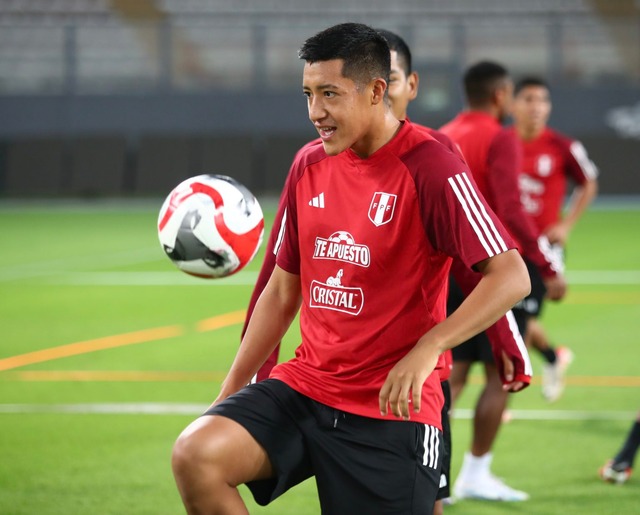 La Selección Peruana reconoció el campo del estadio Nacional. (Foto: FPF)