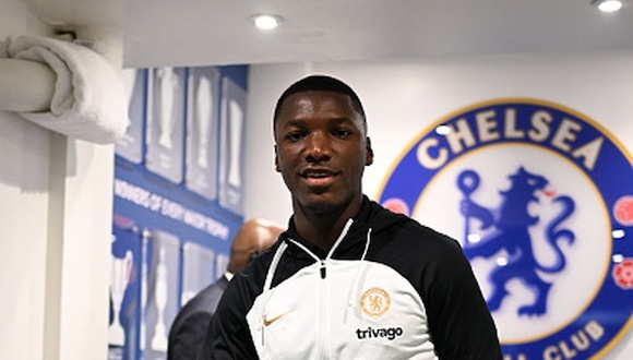 Moisés Caicedo juega su primera temporada en el Chelsea. (Foto: Getty Images)