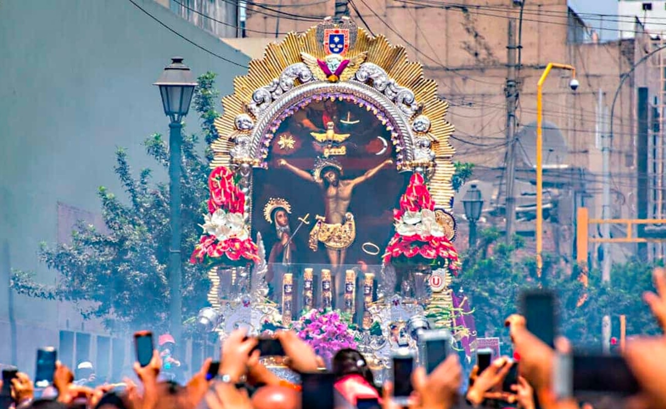 Octubre mes de milagros y también de feriado largo por el Combate de Angamos.