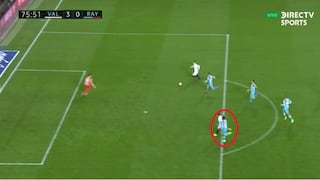 No lo puede hacer todo: la impresionante corrida de Luis Advíncula que no pudo evitar el gol del Valencia [VIDEO]