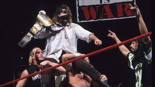 WWE: 4 de enero, el día en que Mankind se consagró campeón contra The Rock (VIDEO)