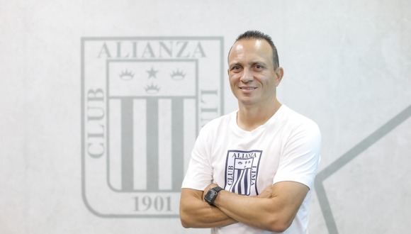 Alejandro Restrepo tendrá que hacer algunas variantes en su alineación titular. (Foto: Alianza Lima).