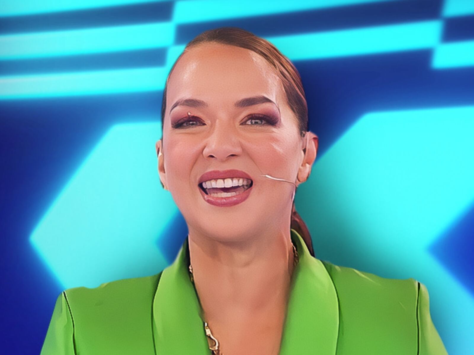 Adamari López en la conducción de "¿Quién caerá?", programa concurso que se emite por UniMás (Foto: UniMás / Instagram)