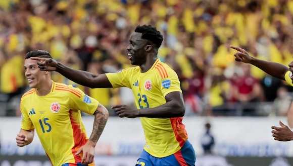 Davinson Sánchez celebra el segundo gol durante la victoria de Colombia por 3-0 sobre Costa Rica en el grupo D de la Copa América 2024. (Foto: EFE/EPA/JOHN G. MABANGLO)