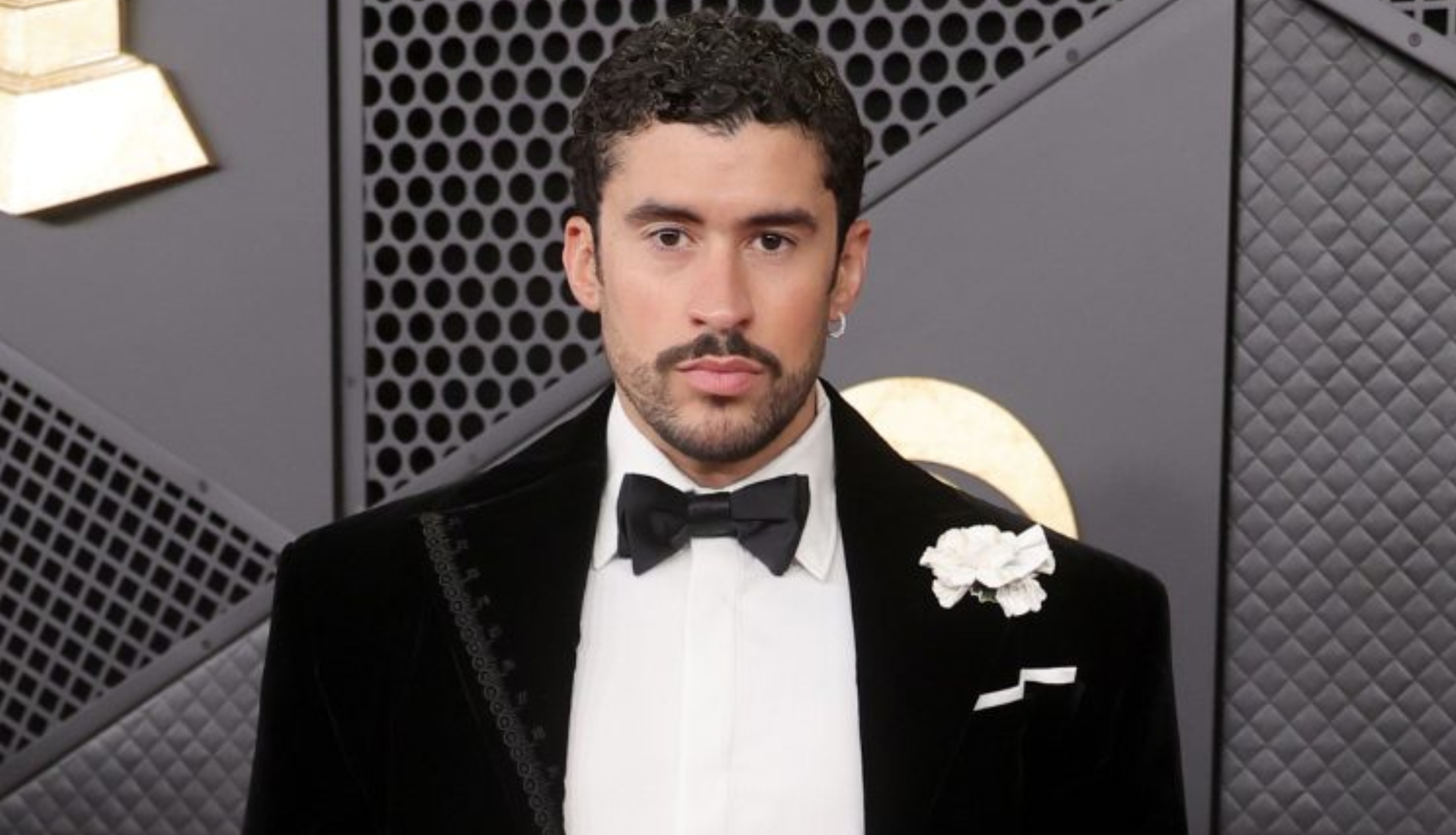 Check out what time the 2026 Super Bowl halftime show featuring Bad Bunny starts and who will sing the National Anthem before the Patriots vs. Seahawks game. (Photo: GMA)