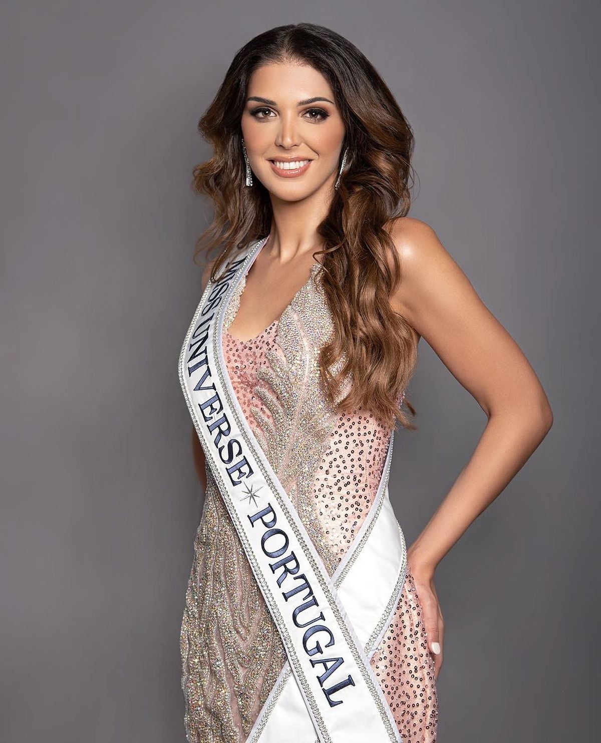 Marina Machete luce espectacular con ese vestido, que resalta su figura (Foto: @jessicacosta.xyz / Instagram)