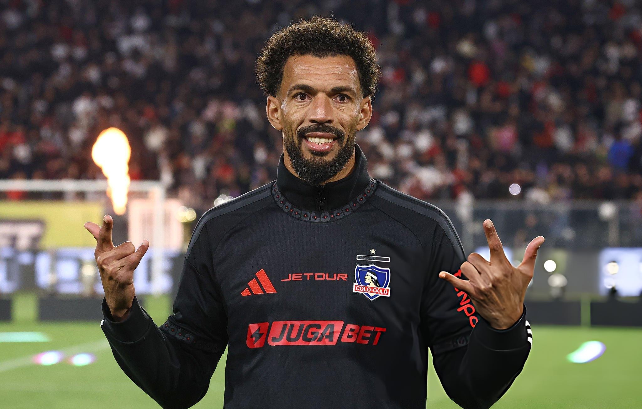 Con el Balón de Oro en el medio: la encrucijada de Vozinha en una semana clave para su renovación con Colo Colo. (Foto: Getty Images)