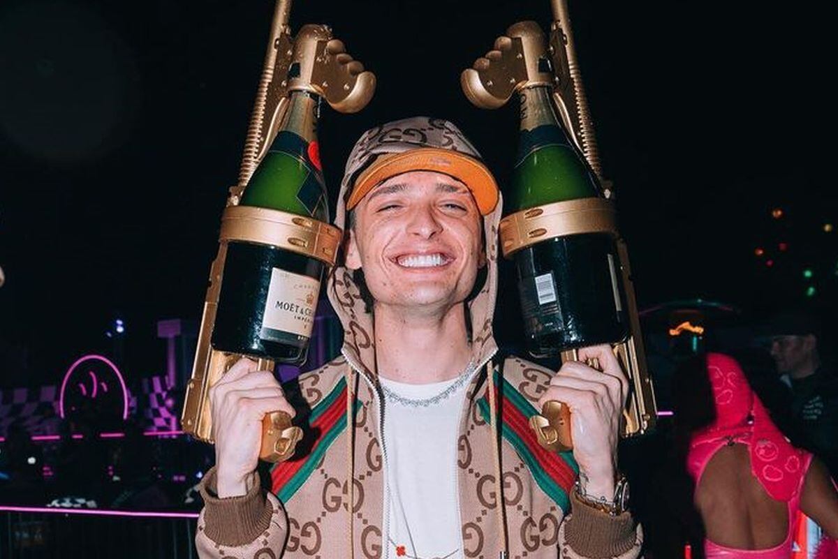 El artista hará vibrar a sus compatriotas en diferentes presentaciones que dará en todo Sudamérica (Foto: Peso Pluma / Instagram)