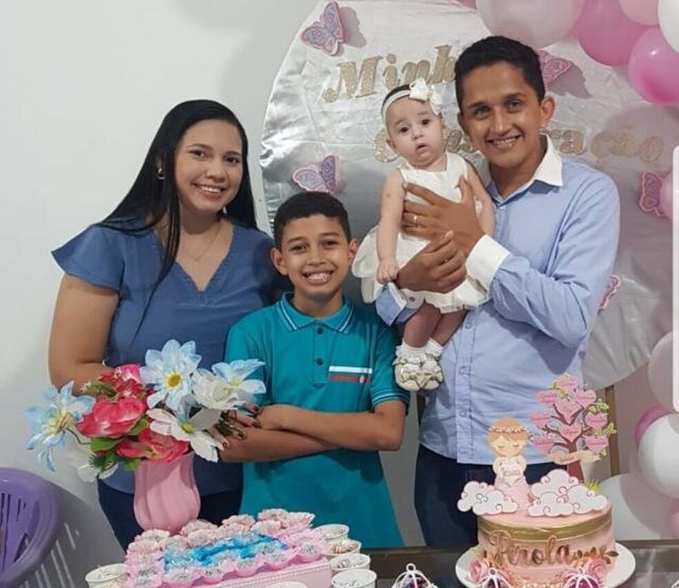 Joel Mistokles con su esposa e hijos. (Foto: Facebook | Joel Mistokles)