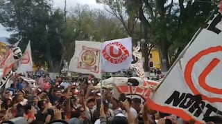 Locales donde van: el impresionante banderazo de la hinchada de Universitario en Huánuco